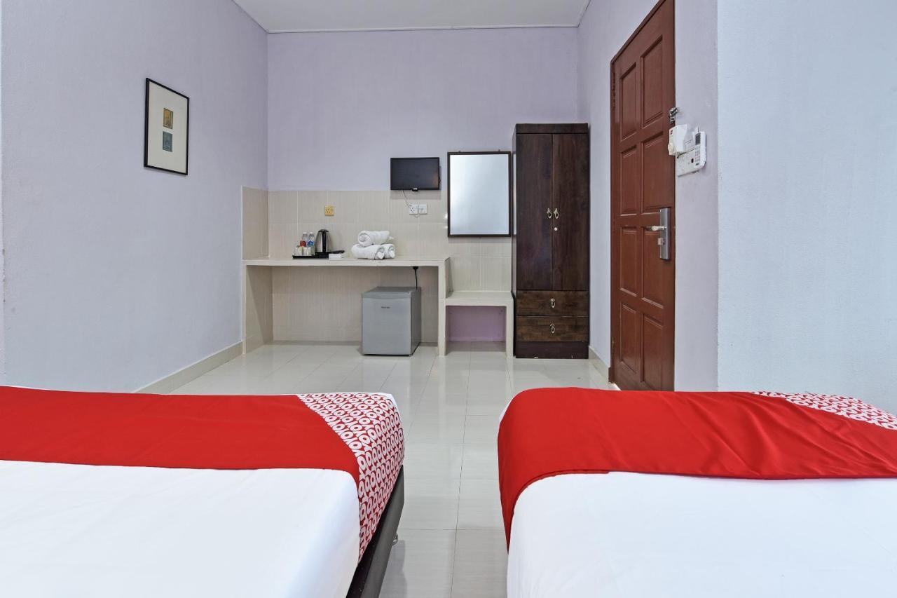 Collection O 90622 Sehijau Cenang Hotel Pantai Cenang  Buitenkant foto